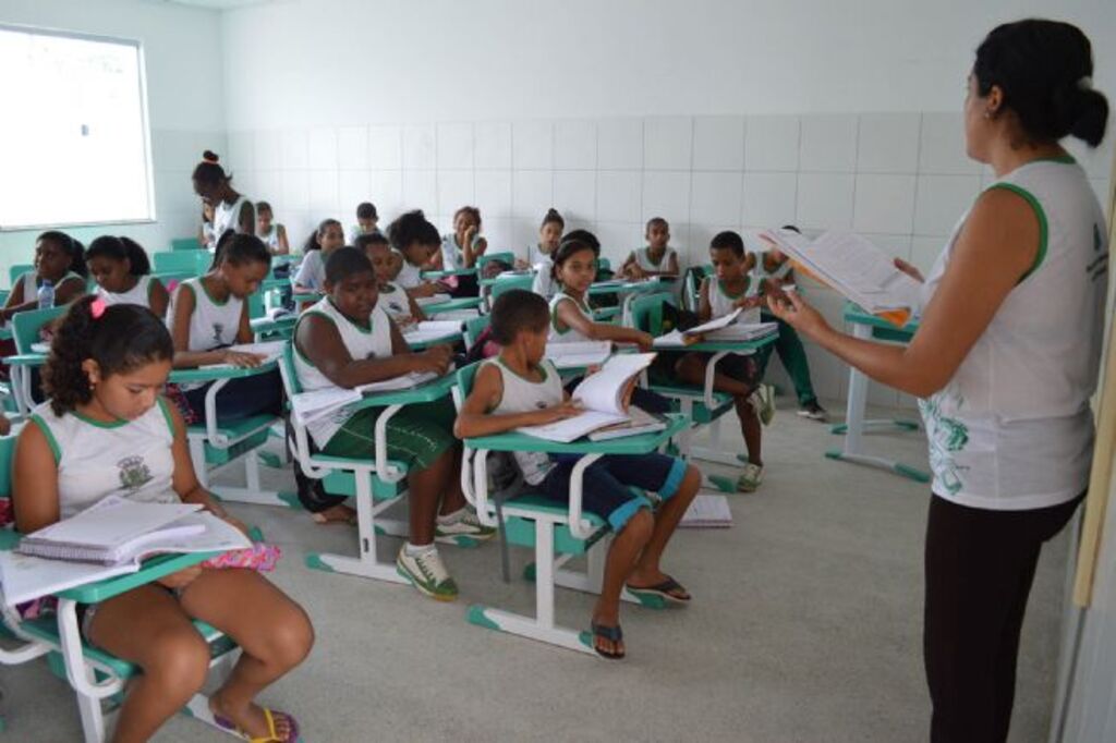 Por que Feira de Santana está criando 1.750 vagas na Educação? Entenda o impacto